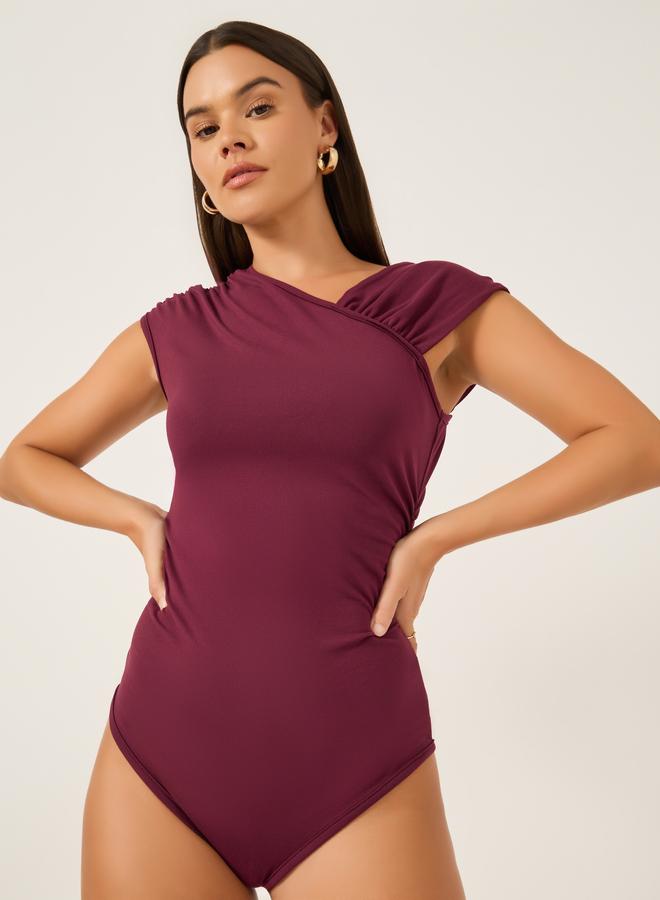 Styli Solid Asymmetric Neck Side Ruched Detail Bodysuit - Image 3